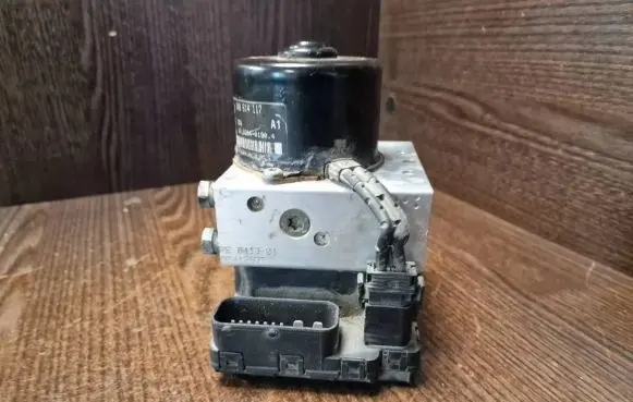Volkswagen Polo IV 9N3 ABS Pump 6X0614117