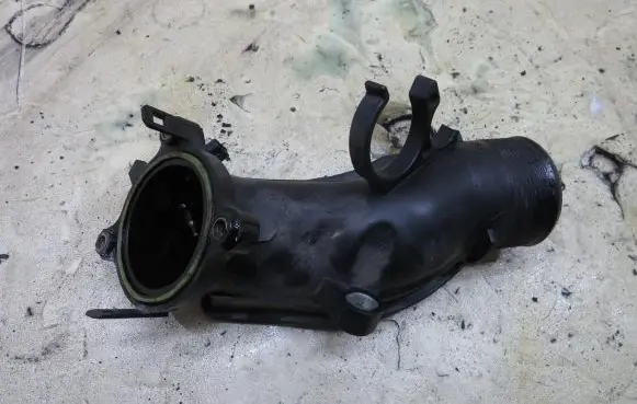 Toyota Avensis T270 Intercooler hose/pipe