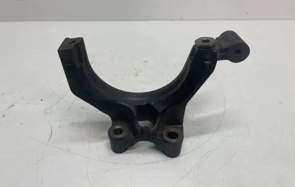 Volkswagen Golf VII Other engine bay part 04l425