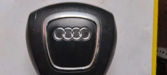 Audi A3 S3 A3 Sportback 8P Steering wheel airbag 8P0880201AM