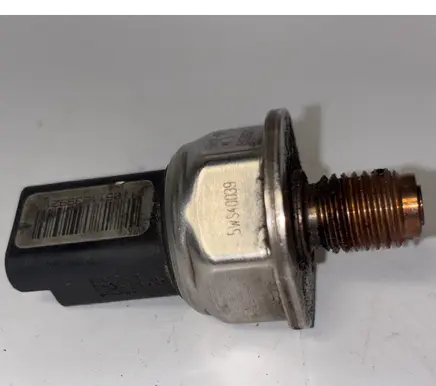 Volvo V50 Fuel pressure sensor 5WS40039