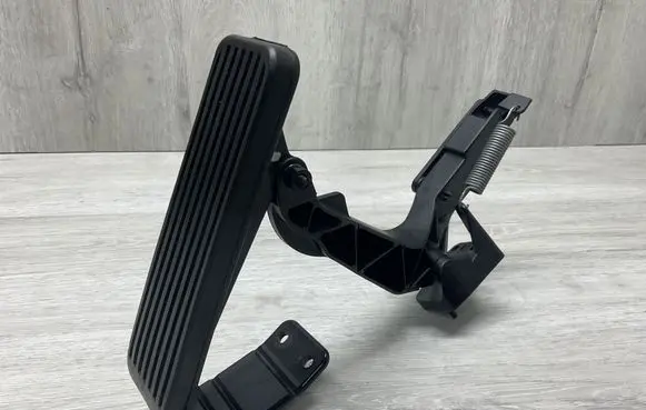 Mercedes-Benz SL R129 Accelerator throttle pedal 2203010001 1293010920 1293010382