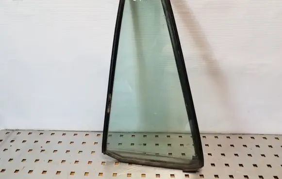 Rear vent window glass