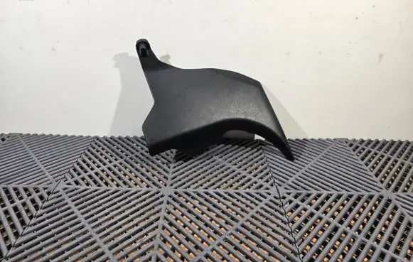 Foot area side trim