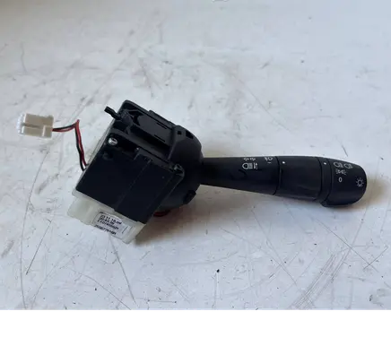 Renault Trafic III (X82) Indicator stalk E107455531