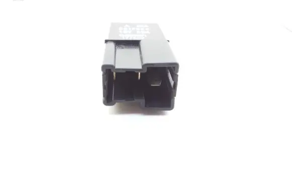 Mitsubishi Carisma Hazard warning light relay 521F024 1776D0
