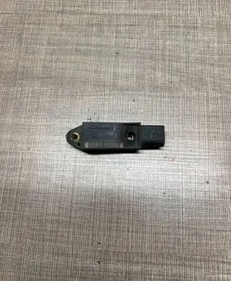 Mercedes-Benz CLS C219 Airbag deployment crash/impact sensor a0038204226