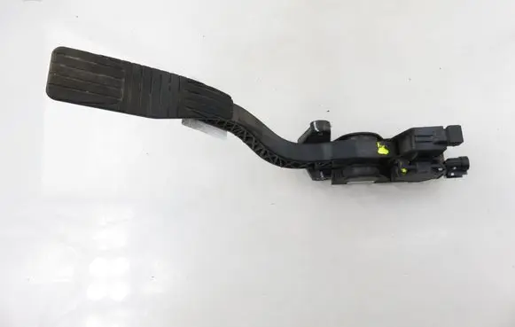 Chevrolet Captiva Accelerator throttle pedal 20905699