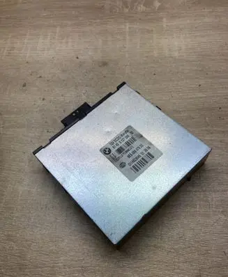 BMW 3 E90 E91 Voltage converter/converter module 9127088 8ES00947920