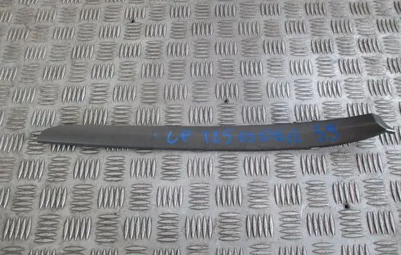 Toyota Avensis T250 Other front door trim element