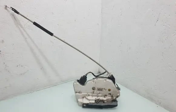 Seat Ibiza IV (6J,6P) Rear door lock 5N1837016A