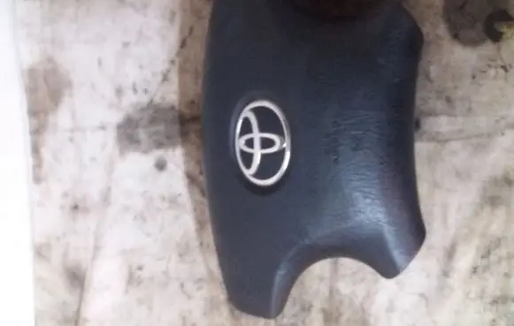 Toyota Avensis Verso Steering wheel airbag