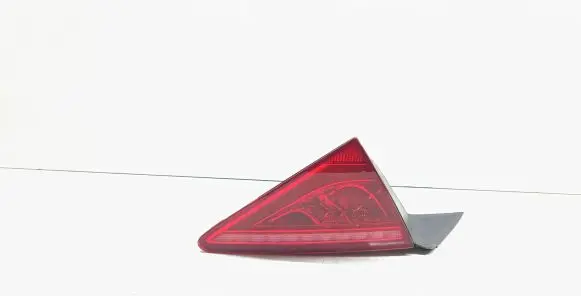 Audi A7 S7 4G Tailgate rear/tail lights 4G8945093