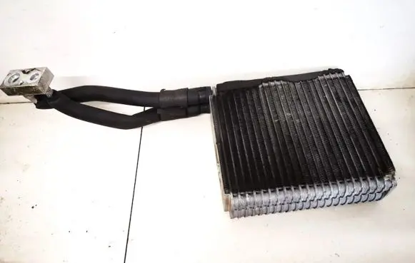 A/C cooling radiator (condenser)