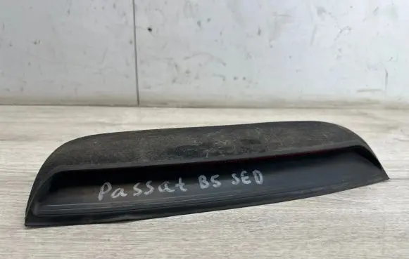 Volkswagen PASSAT B5 Third/center stoplight 3B5945121 3B5945135A