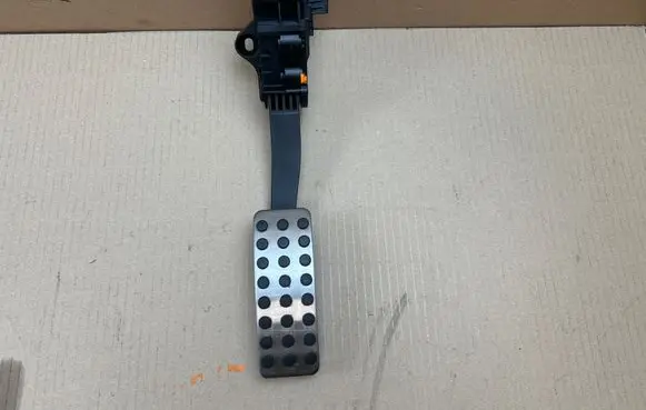 Mercedes-Benz CLA C117 X117 W117 Accelerator throttle pedal A2463001604