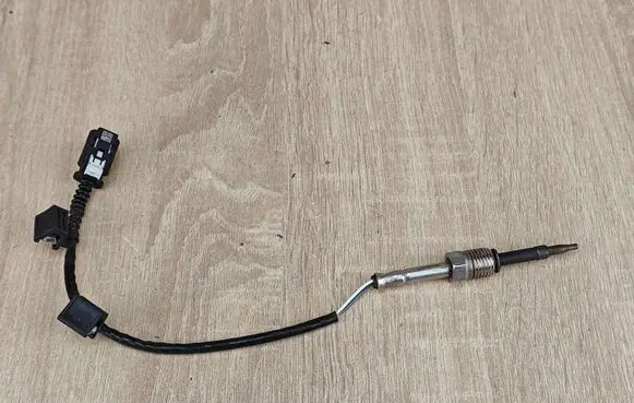 BMW X6 G06 Oil temperature sensor 8476481