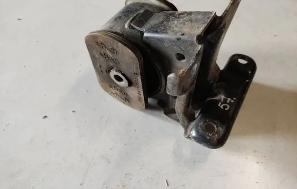 Hyundai Santa Fe Engine mount bracket F2G70206 218143700012