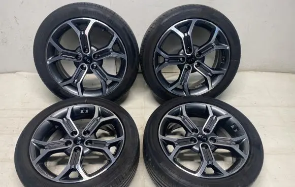 KIA Xceed R18 alloy rim 