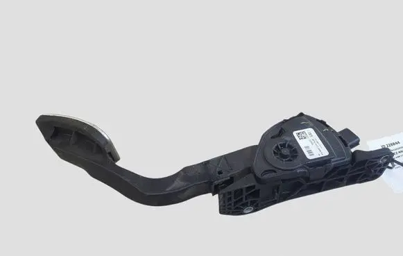 Volvo V40 Accelerator throttle pedal 31341777
