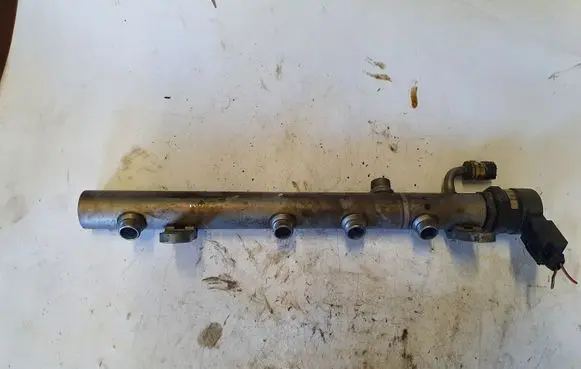 Mercedes-Benz ML W164 Fuel main line pipe A6110780449 A6420700495 10051725