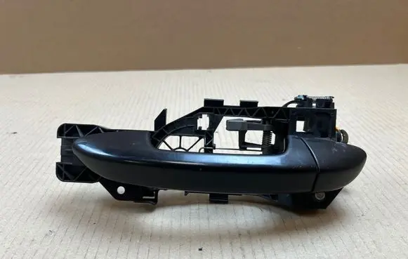Volkswagen PASSAT B6 Front door exterior handle 3C0837885H