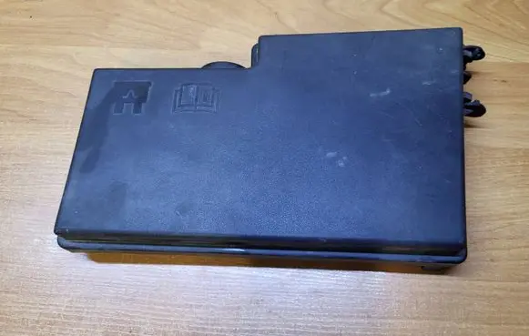Volvo V50 Fuse box cover 30728348