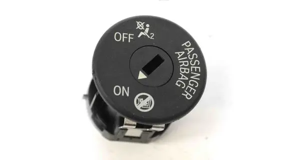 Passenger airbag on/off switch