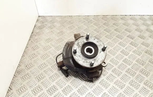 Nissan Tiida C11 Front wheel hub