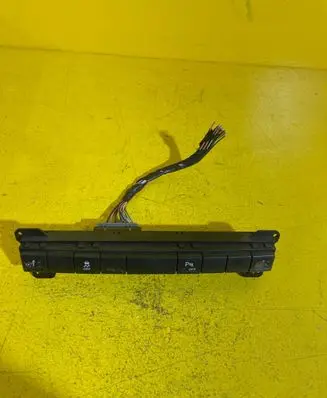Jeep Grand Cherokee Tailgate/trunk/boot open switch 