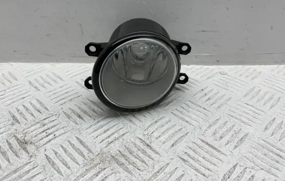 Toyota Avensis T250 Front fog light 812200D041 812200D042 812200D040