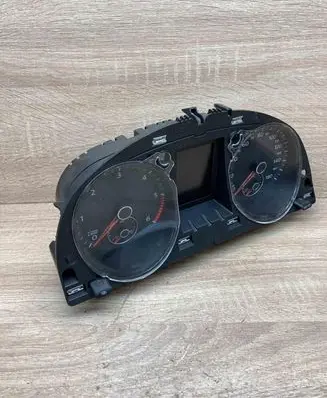 Volkswagen PASSAT CC Speedometer (instrument cluster) 3C8920970P