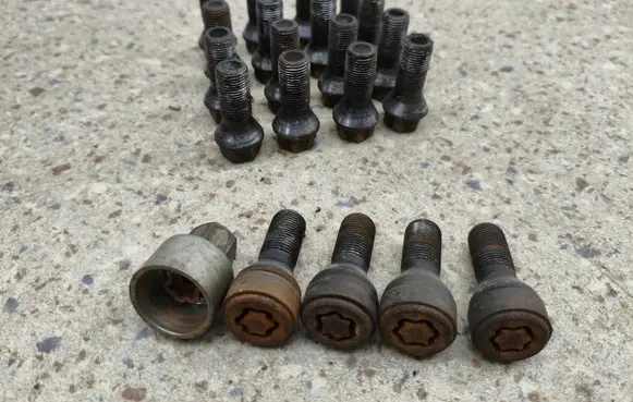 BMW 5 GT F07 Nuts/bolts 