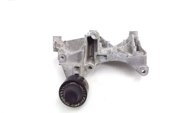 Nissan X-Trail T32 Generator/alternator bracket 117105124R