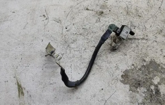 Volkswagen Golf Sportsvan Negative earth cable (battery) 5Q0915181G 10052015 17394900
