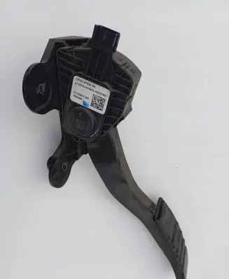Ford Mustang V Accelerator throttle pedal CR339F836BA
