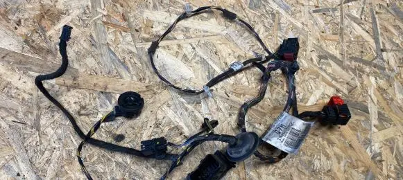 Opel Corsa D Front door wiring loom/harness boot 13252893