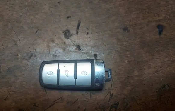 Volkswagen PASSAT B6 Ignition key/card 
