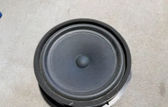 Audi Q3 F3 Front door speaker 83A035415A