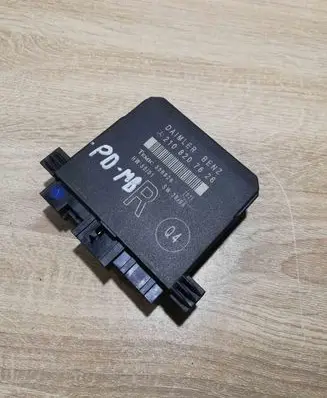 Mercedes-Benz E W210 Door control unit/module 2108207626