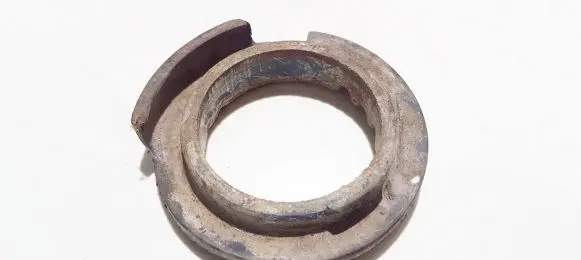 Audi A4 S4 B5 8D Front coil spring rubber mount 333512149b