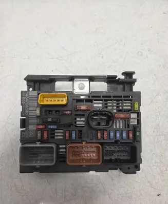 Citroen C4 I Fuse module 9664706280