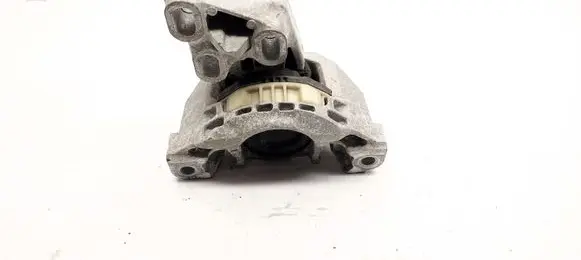 Engine mount bracket