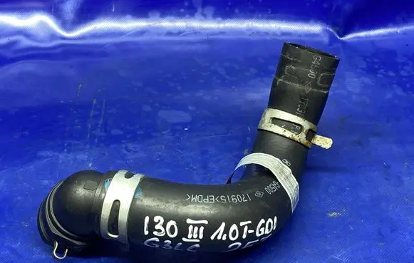 Hyundai i30 Engine coolant pipe/hose 25412G4500