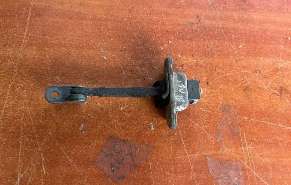 Chevrolet Matiz Rear door check strap stopper