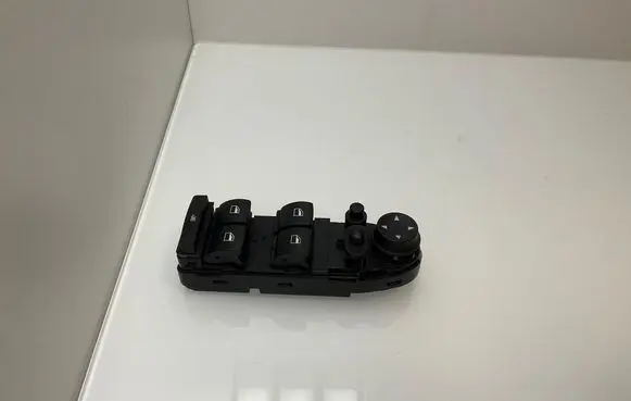 BMW 5 E60 E61 Electric window control switch 9122111