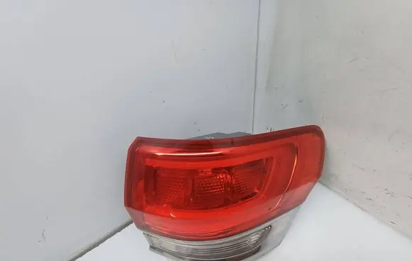 Jeep Grand Cherokee Tail light lenses 082813A P68110000AC