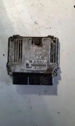 Volkswagen Touran I Engine control unit/module 03G906021AN 0281013260 03G906021LR