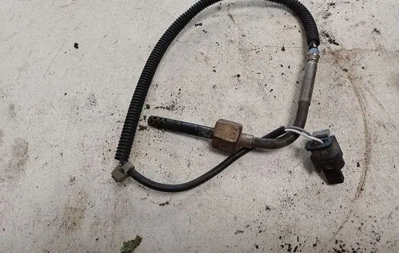 Mercedes-Benz C AMG W204 Exhaust gas temperature sensor A0081532728