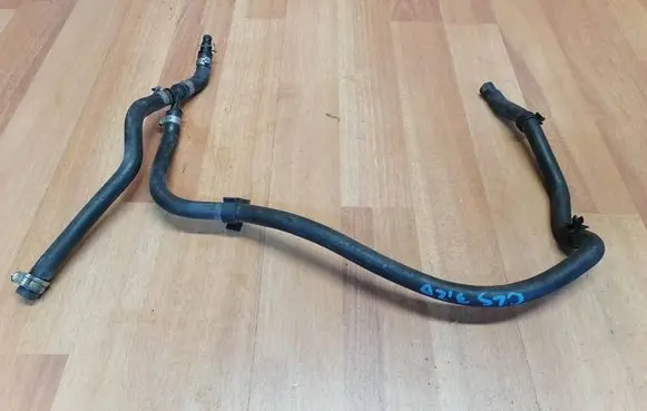Engine coolant pipe/hose